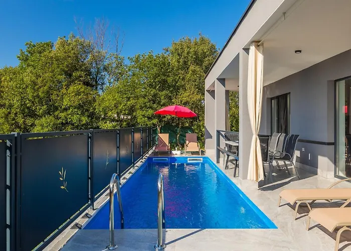 Beautiful Rhapsody With Pool In * Buzet