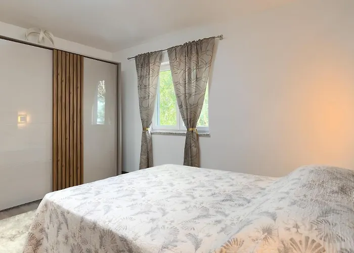 Beautiful Rhapsody With Pool In * Buzet