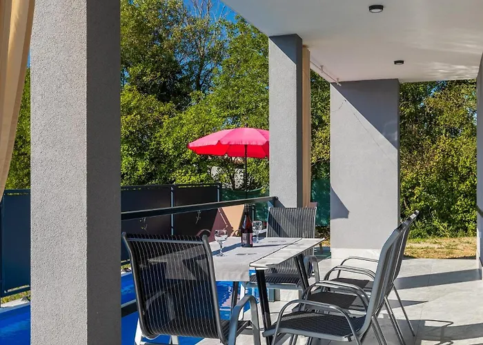 Beautiful Rhapsody With Pool In Buzet