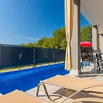 Beautiful Rhapsody With Pool In * Buzet