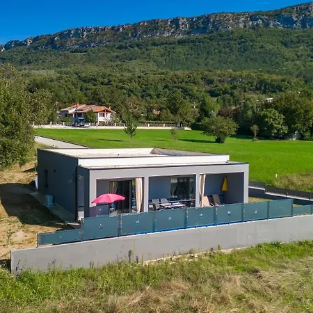 Beautiful Rhapsody With Pool In Buzet
