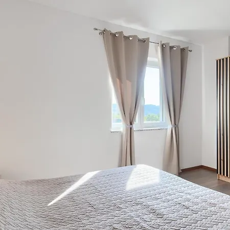 Beautiful Rhapsody With Pool In Vila *