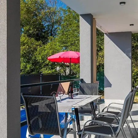 Beautiful Rhapsody With Pool In Buzet